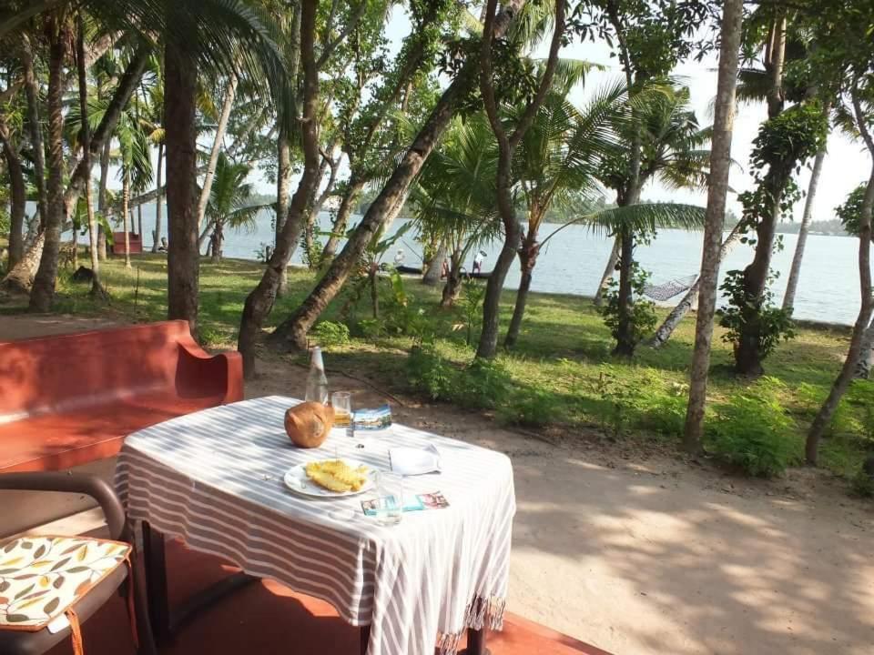 Ashtamudi Villa Коллам Экстерьер фото